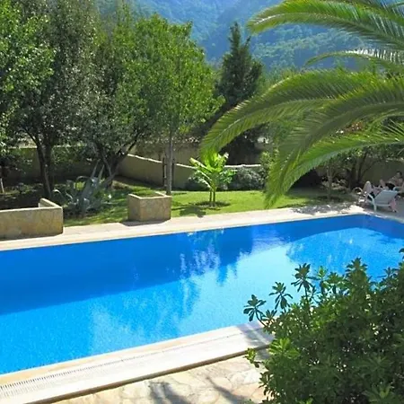 Sleeps 24 Pool Air Con Wifi Marmaris