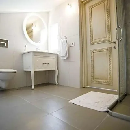 Sleeps 24 Pool Air Con Wifi *